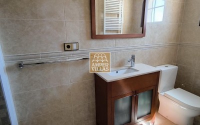 Fantástica villa con gran parcela, con privacidad y vistas al mar.